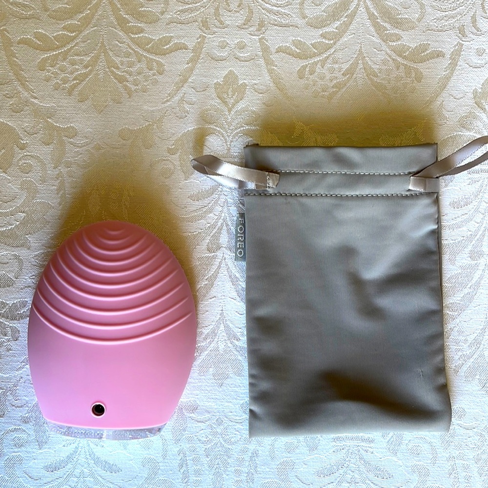 NEW FOREO Luna 2 skin cleaner pink